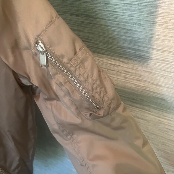 Aritzia The Group Babaton Gilman Bomber - Picture 7 of 10